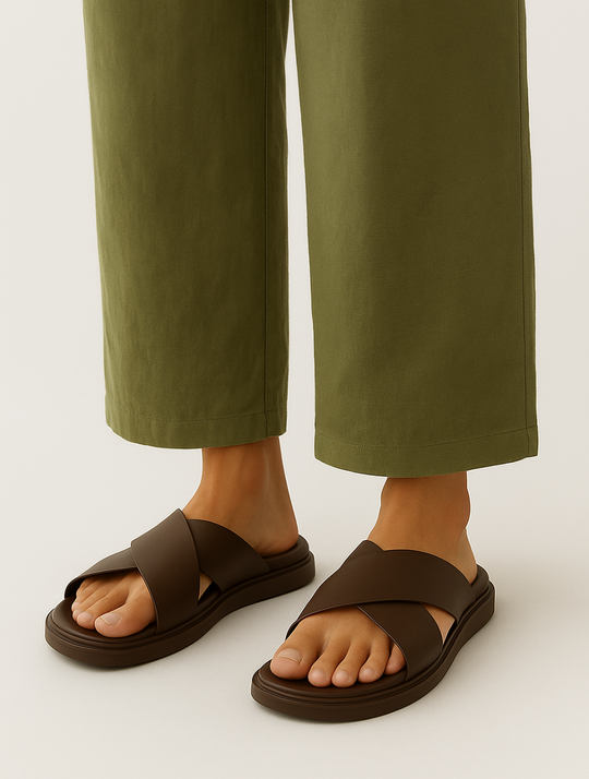 Eloro – Men’s Cross-Tied Leather Slides with Contoured Footbed