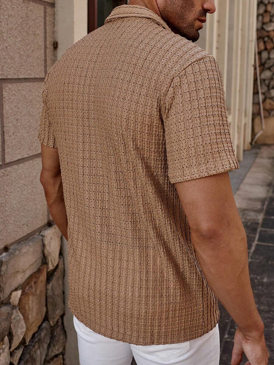 Eloro – Men’s Short-Sleeve Shirt with Button Closure and Minimalist Design