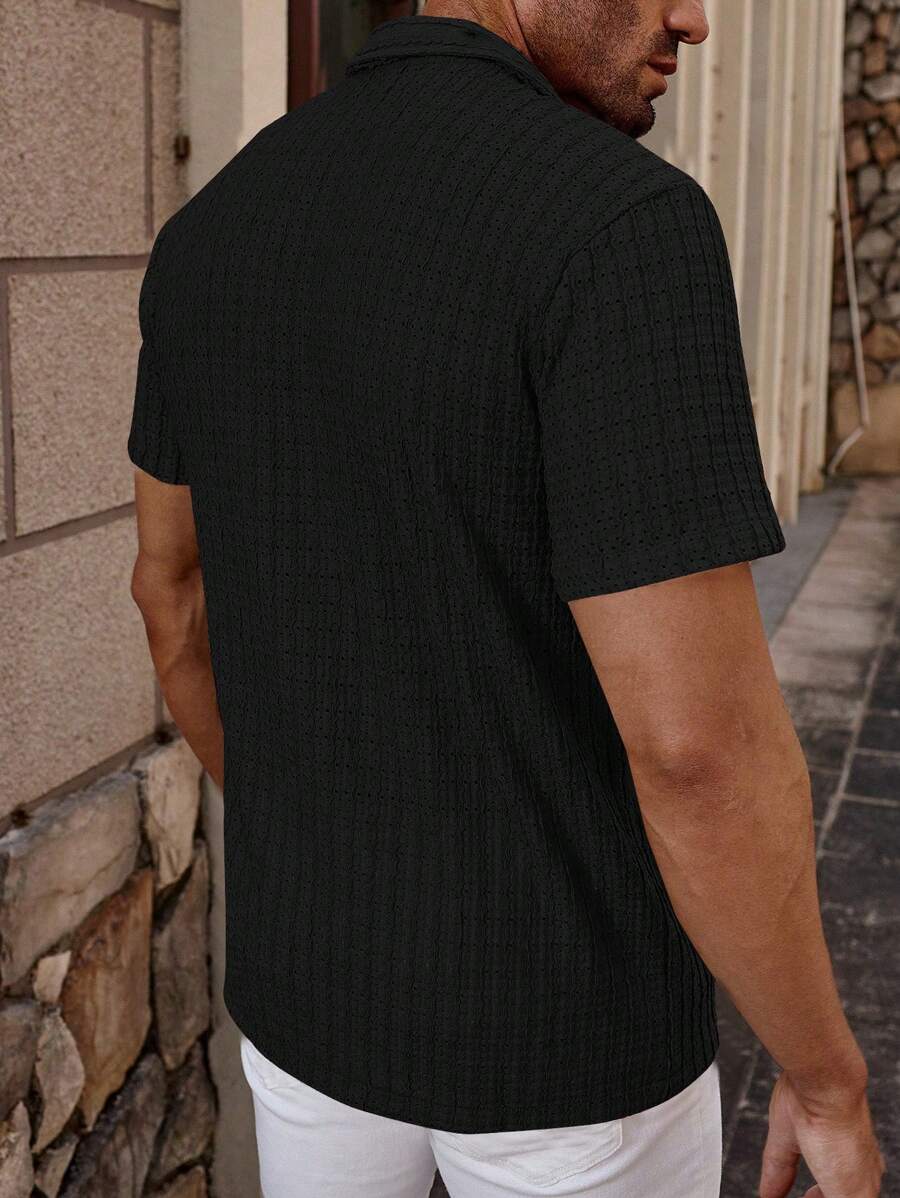 Eloro – Men’s Short-Sleeve Shirt with Button Closure and Minimalist Design