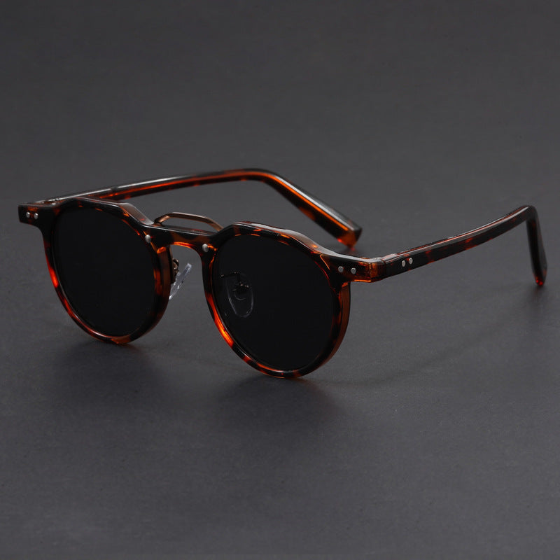Eloro – Venture Sunglasses with UV400 Protection and Angular Frame